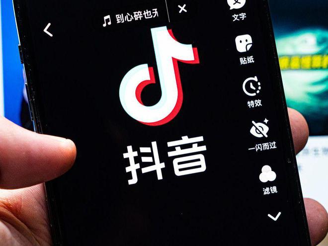 抖音怎么上传视频？轻松掌握这些步骤，迅速成为短视频达人！
